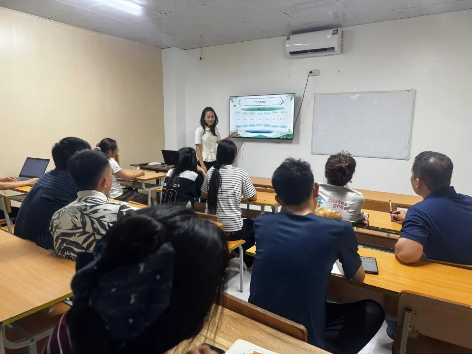 Lớp học tiếng Trung tại Trung tâm Hán Ngữ Bắc Kinh, Vinh